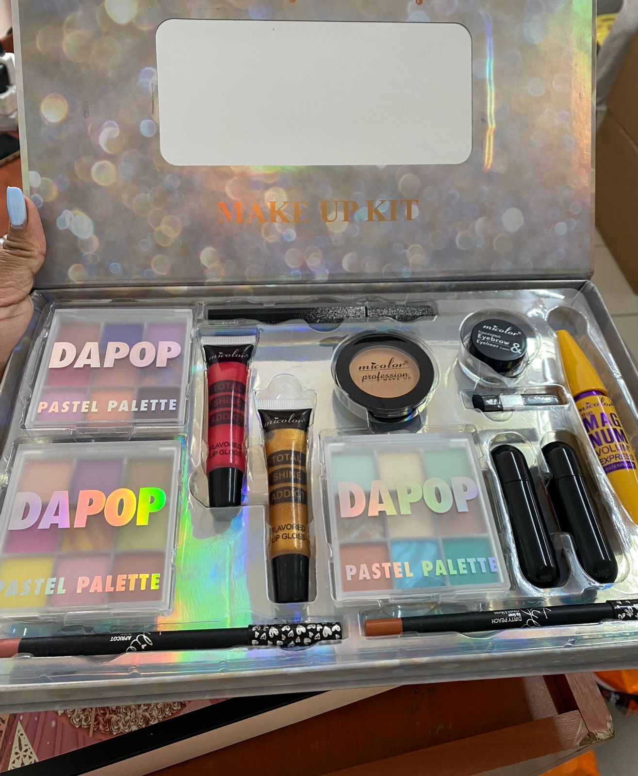 Make up kits - Image 7