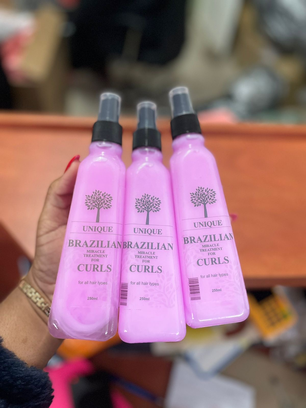 Brazilian curly spray