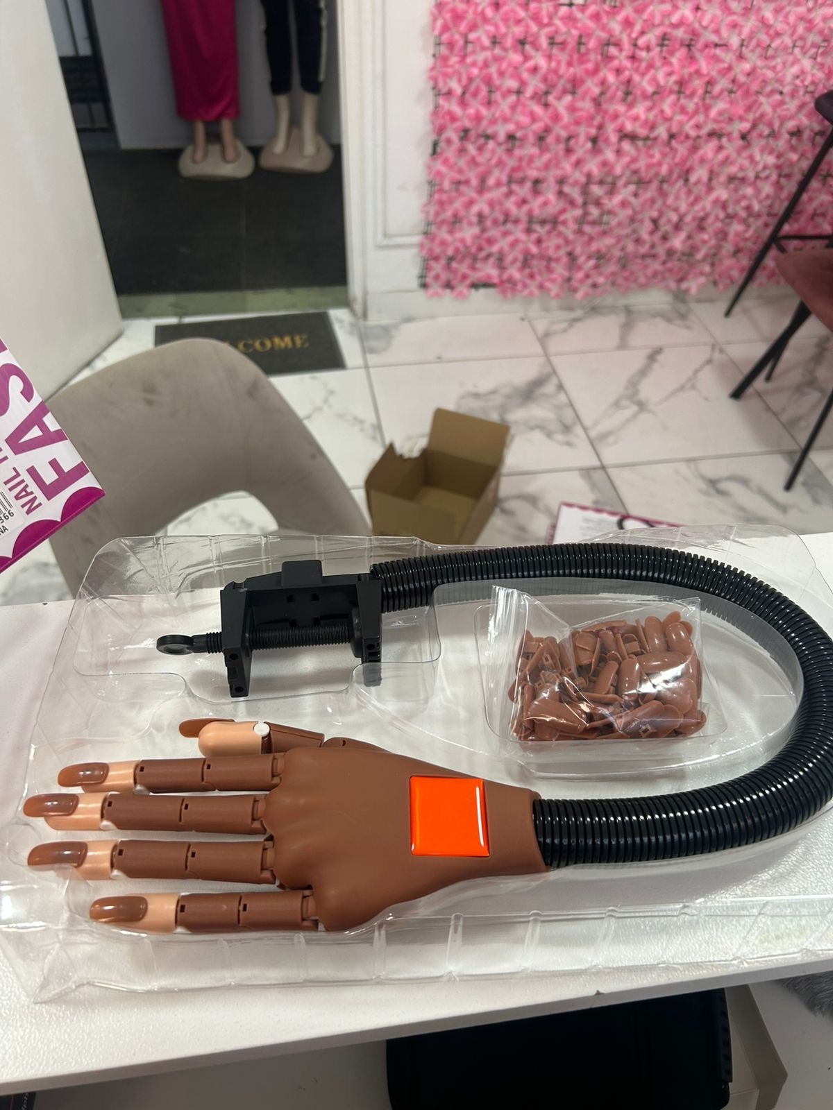 Hand mannequin training